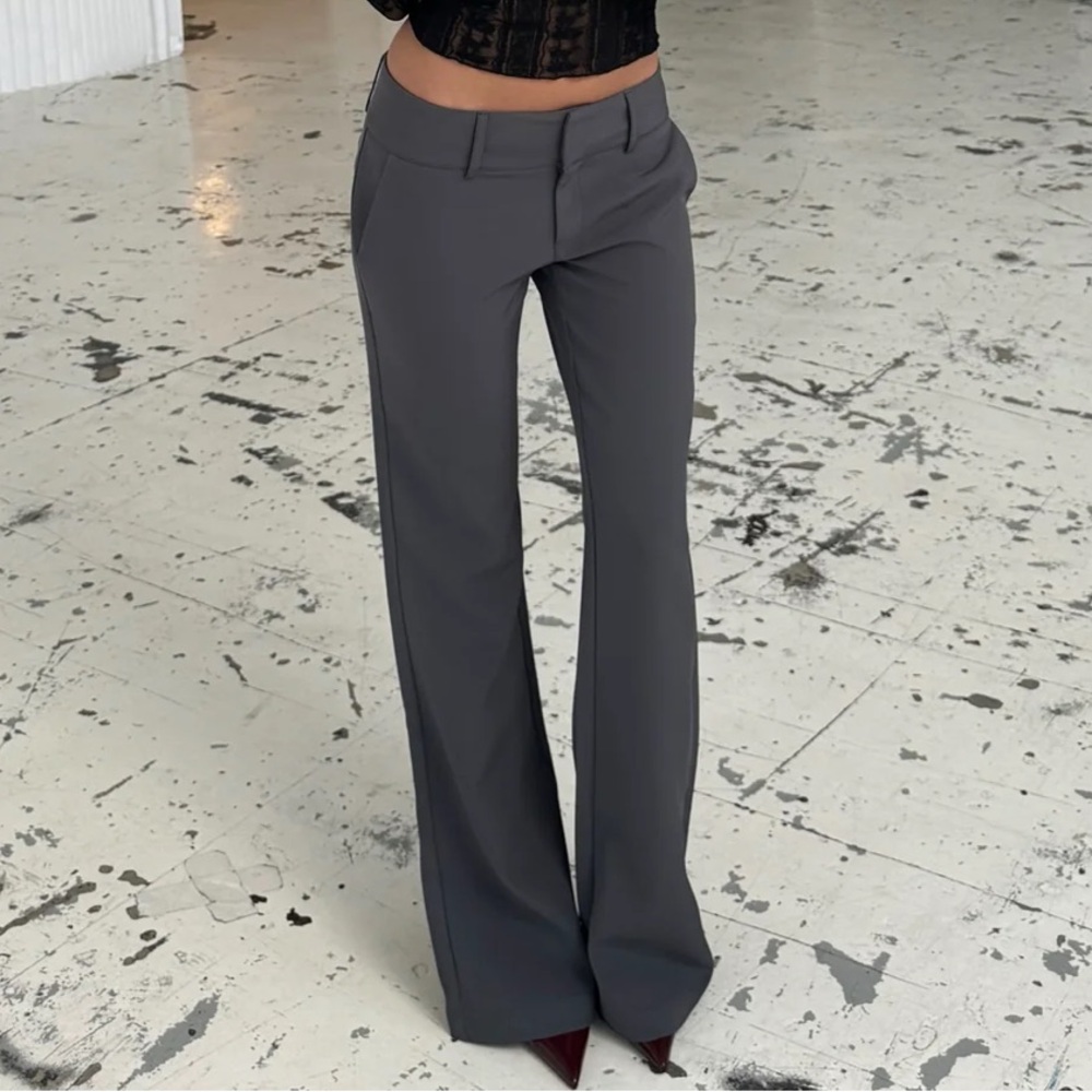 Venderby’s Livia Low Waist Pants Dark Grey